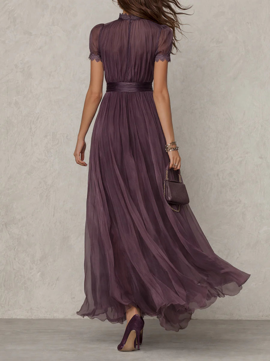 Abito lungo con scollo a goccia viola e bordi in pizzo di chiffon